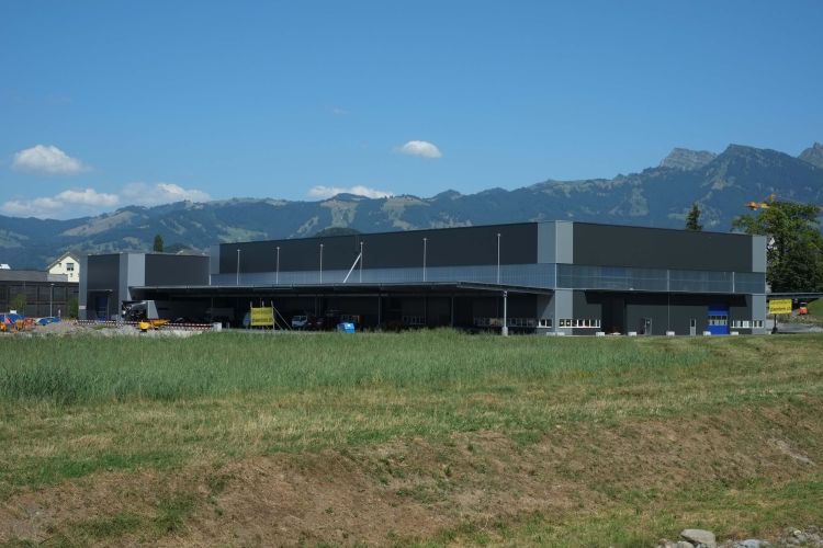 images/inhaltsbilder/glaentern-center-impressionen/neubau-gewerbehallen-glaentern-an-der-gewerbestrasse-in-reichenburg00001.jpg