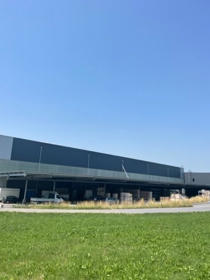 6neubau-gewerbehallen-glaentern-an-der-gewerbestrasse-in-reichenburg