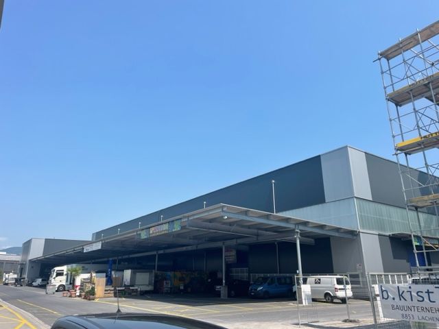 3neubau-gewerbehallen-glaentern-an-der-gewerbestrasse-in-reichenburg